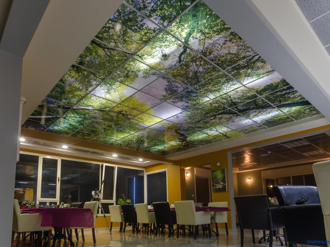 Neve Ativ酒店住宿-Moon Center