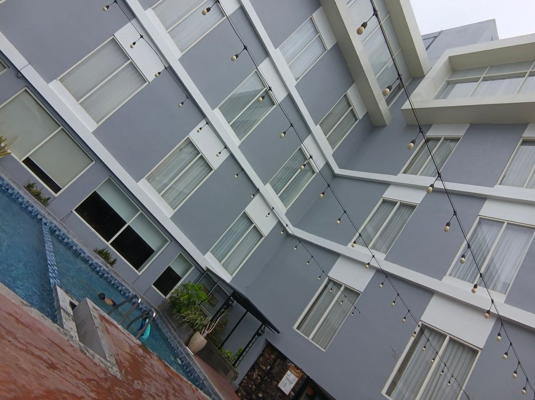 Ascent Premiere Hotel And Convention Pasuruan主图