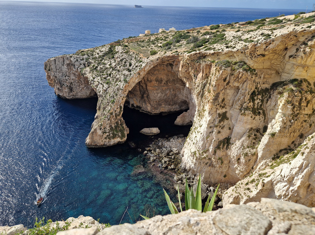 M Cabs & Car Rentals-Fgura必去景点