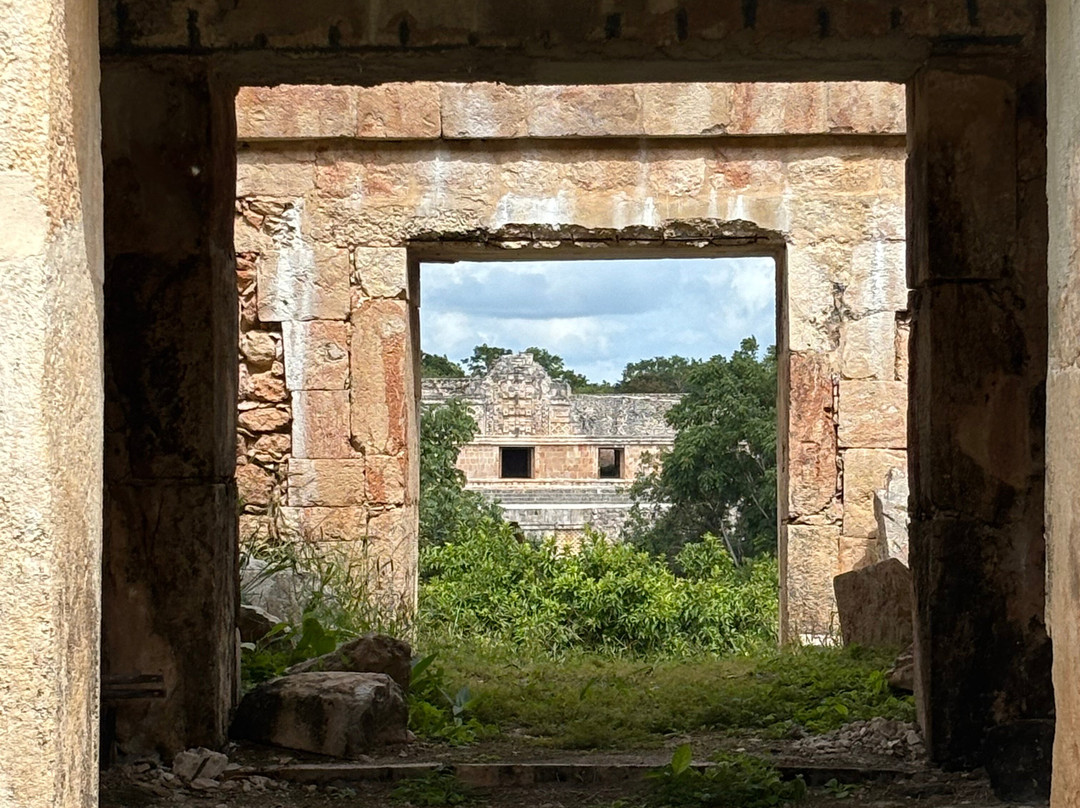 Lawson's Original Yucatan Excursions-Progreso必去景点