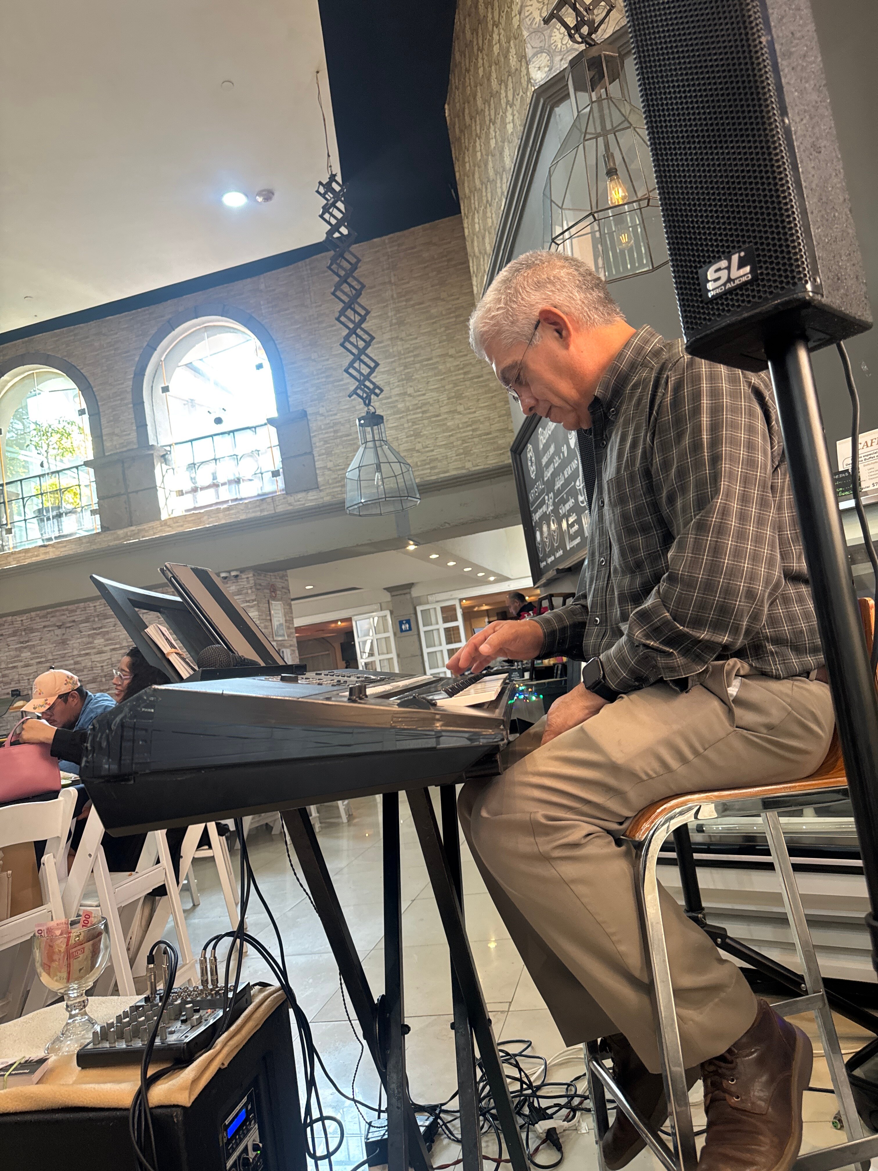 Krystal Satelite Maria Barbara-官方