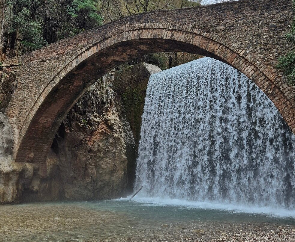 Palaiokarya’s Stone Bridge-Trikala必去景点