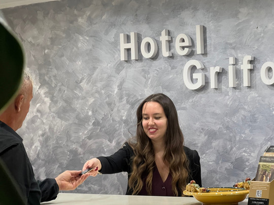 格丽佛AMG酒店主图