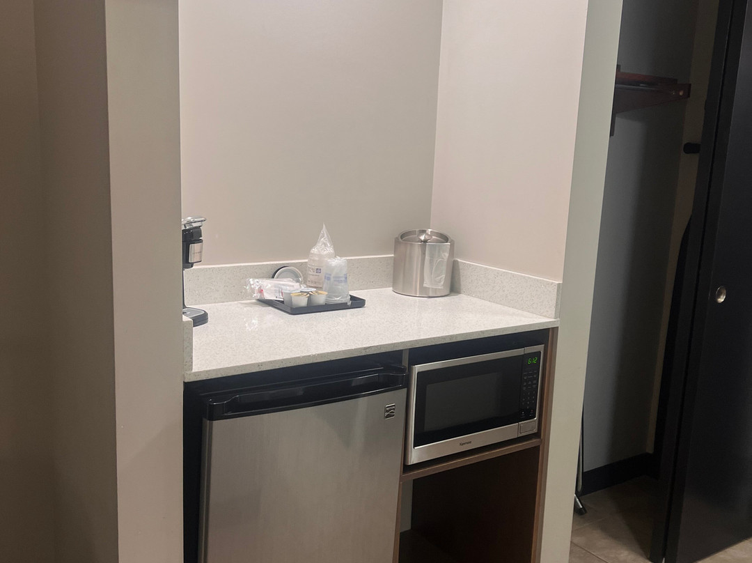 Best Western Plus Bolivar Hotel & Suites主图