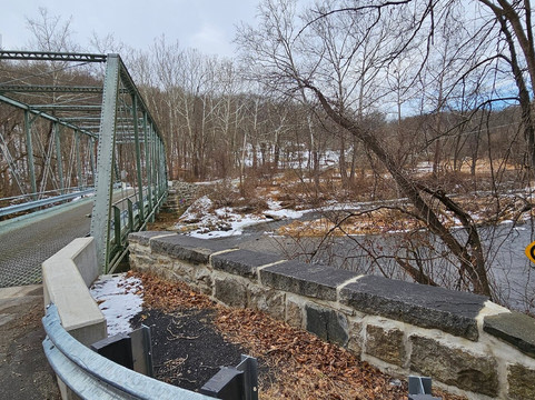 Historic New Bridge-Rising Sun必去景点