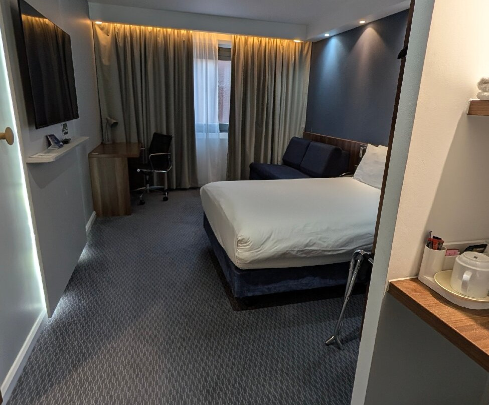 Holiday Inn Express 哈洛主图