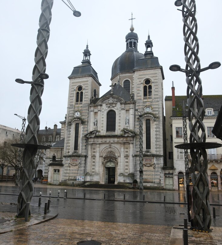 Place de l'Hôtel de Ville-索恩河畔沙隆必去景点