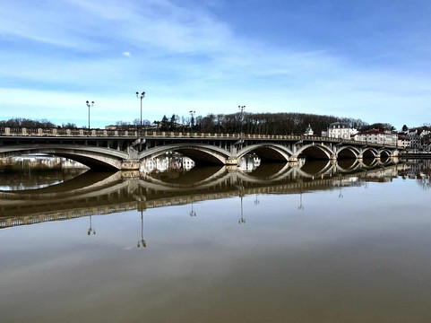 L'Adour-Bayonne必去景点