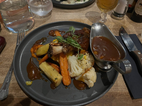 The Curious Fox主图