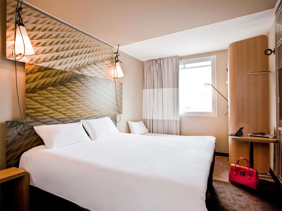 克利希酒店住宿-宜必思巴黎克利希门中心酒店