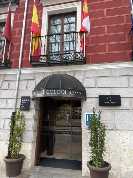 泽尼特科勒奇奥旅馆-官方