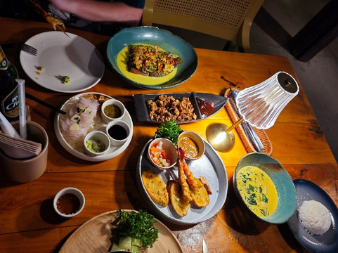 Dragon View Bar & Restaurant