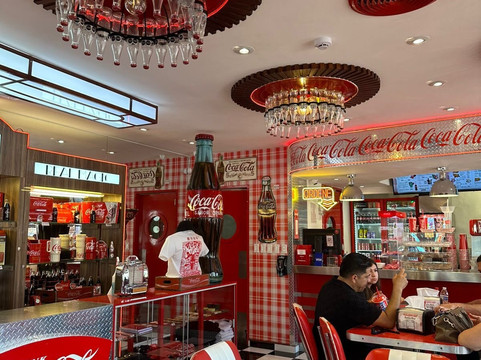 La Última del Desierto主图