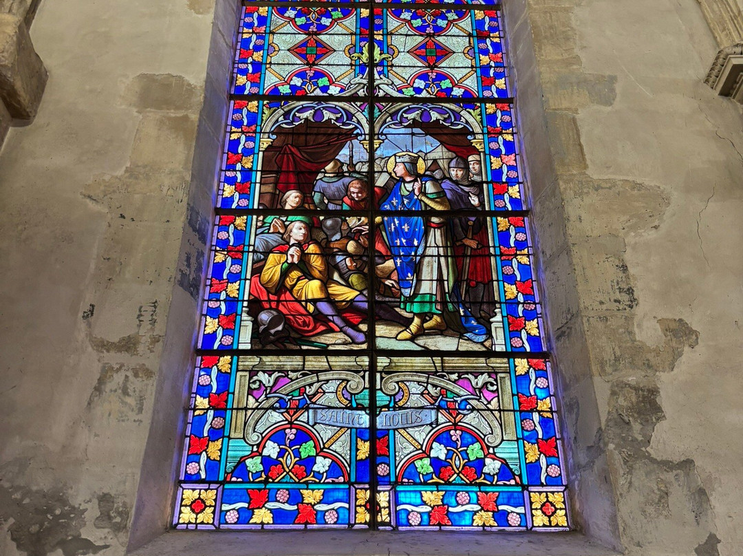 Eglise Saint-Eloi-鲁瓦西必去景点