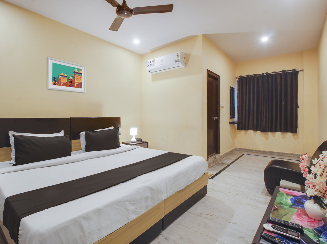 Hotel O Anuguna Tulasi Grand Near JNTU University Hyderabad主图