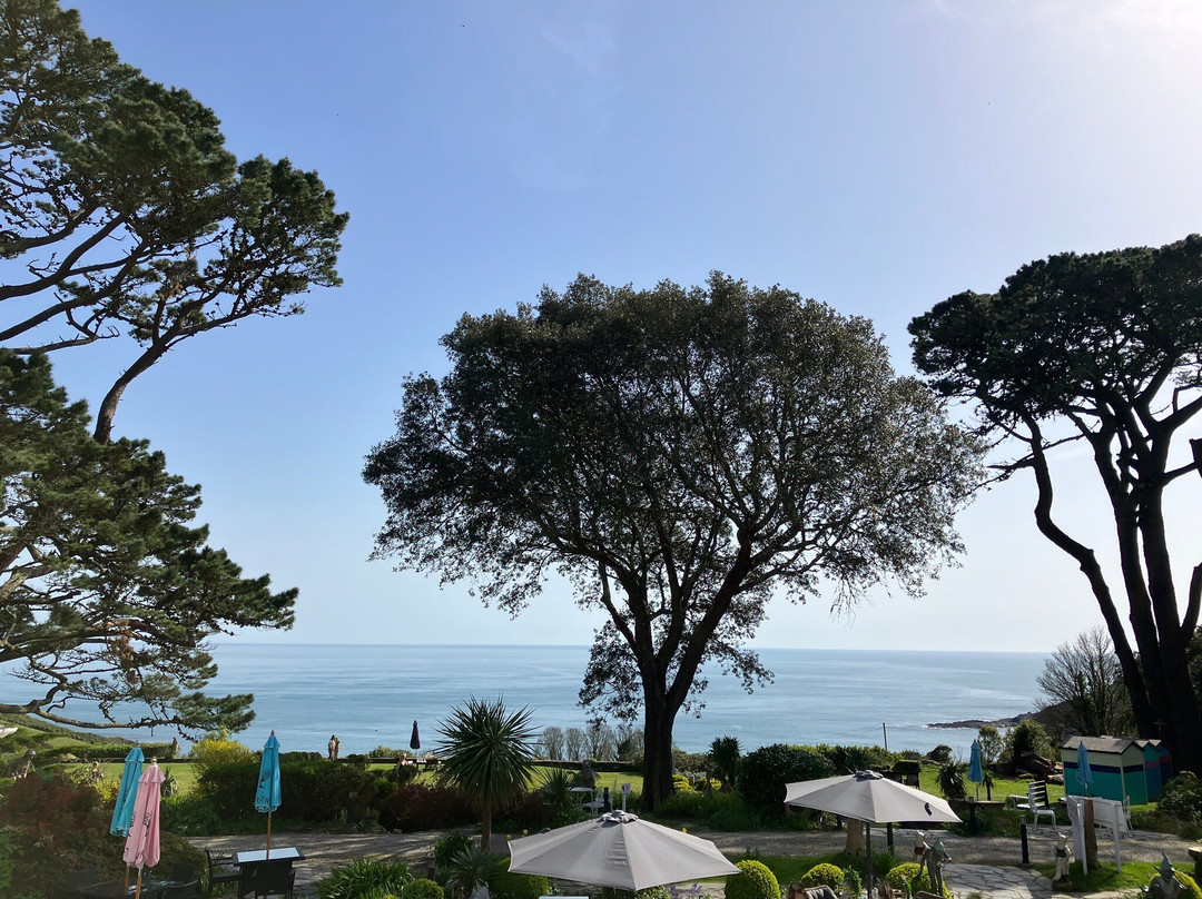 塔兰德海湾酒店主图