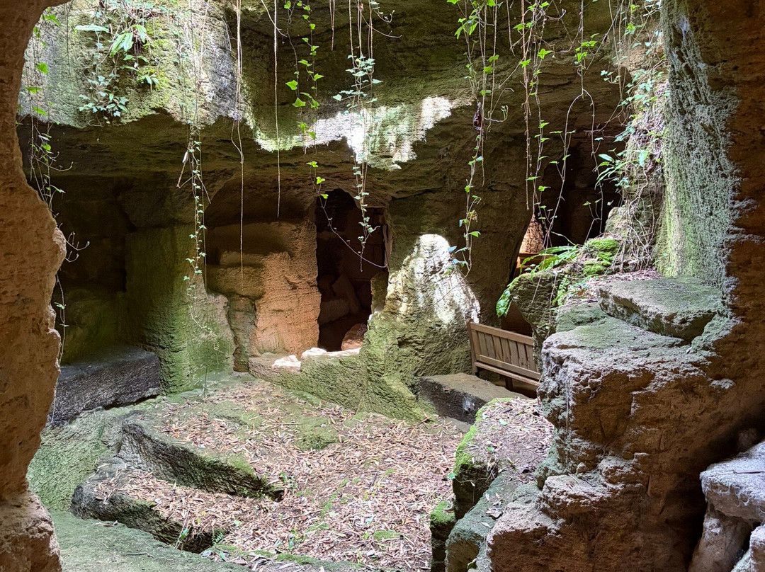 Troglodytes & Sarcophages-Doue-la-Fontaine必去景点