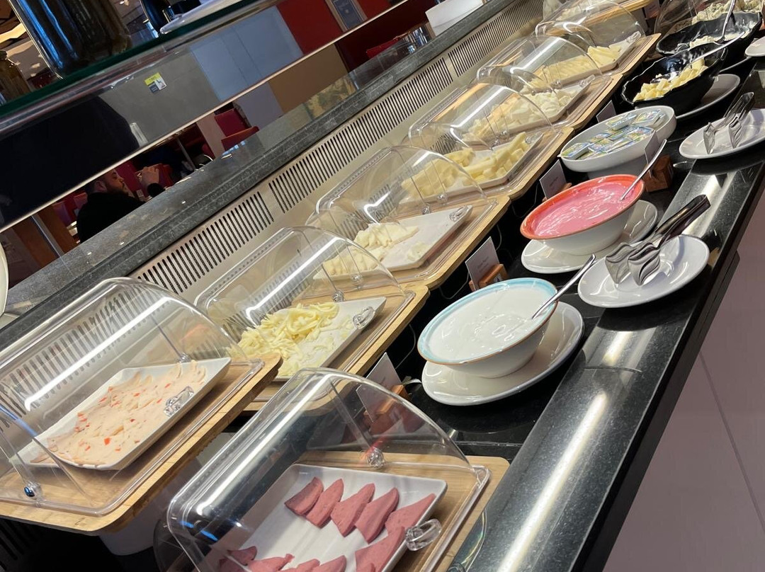 科尼亚希尔顿花园酒店主图