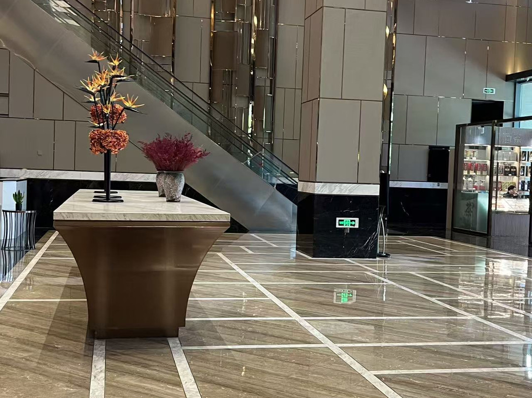 宁波北仑世茂希尔顿逸林酒店主图