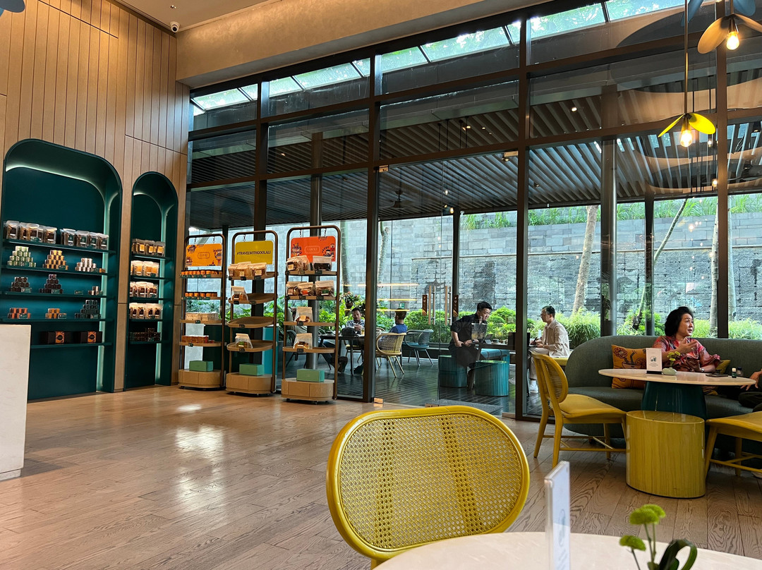 三宝垄帕德玛酒店主图