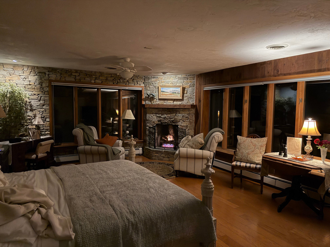 The Inn at White Oak主图