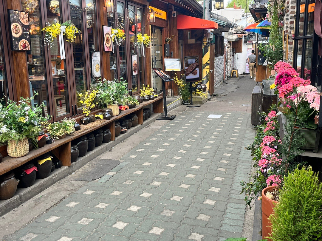 Ikseon-dong Hanok Street-首尔必去景点