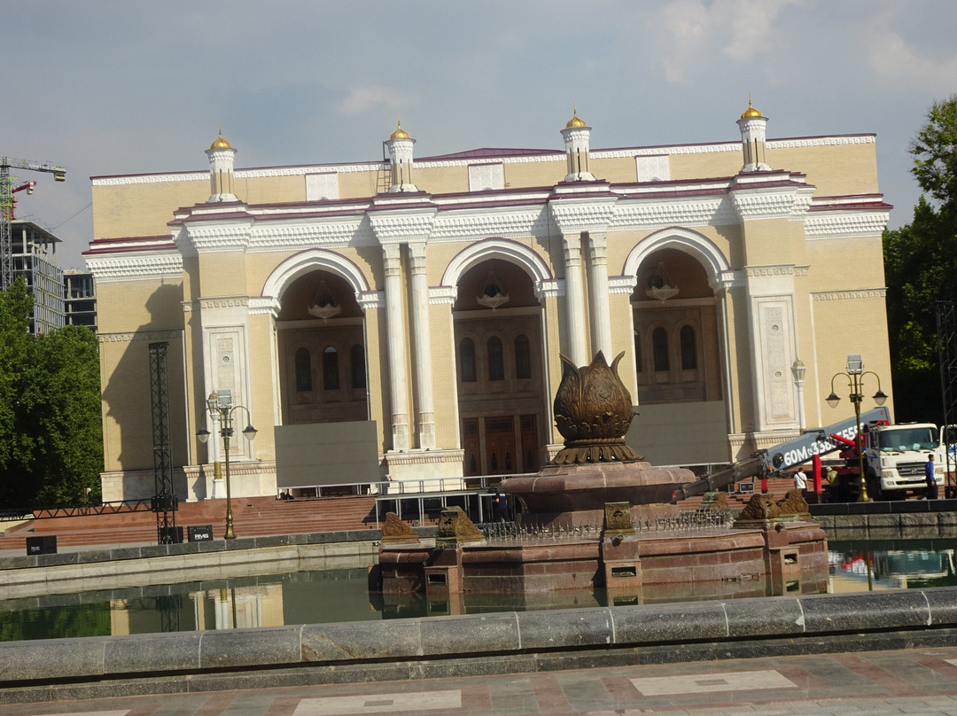 Alisher Navoiy Theater-塔什干必去景点