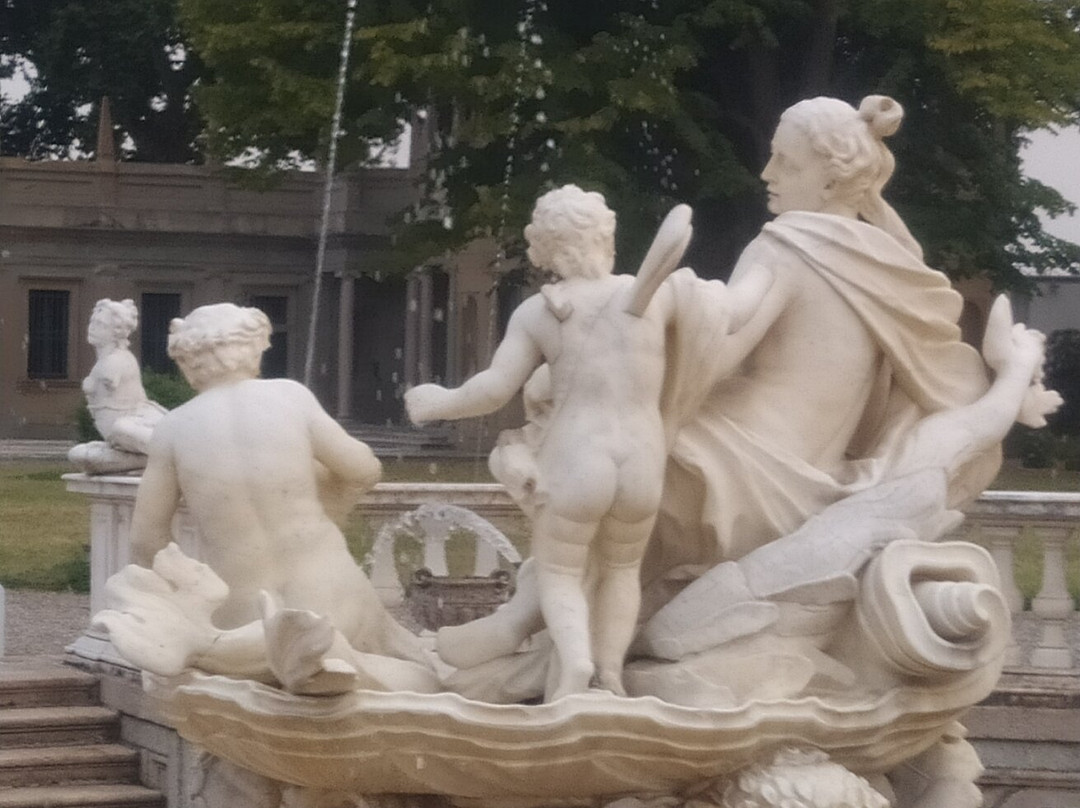 Villa Visconti Borromeo Litta-拉伊纳泰必去景点