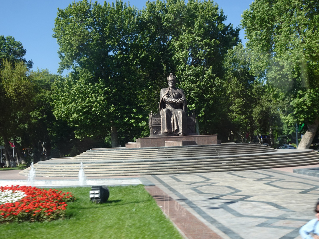 Statue of Amir Temur-撒马尔罕必去景点