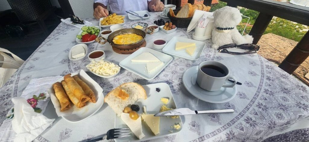 番红花卢赛伊康纳克酒店主图