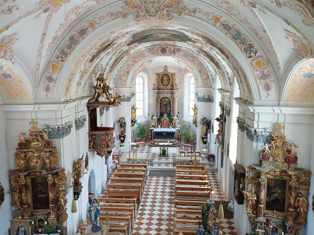 Kath. Pfarrkirche hl. Georg und Nikolaus-欧兹必去景点