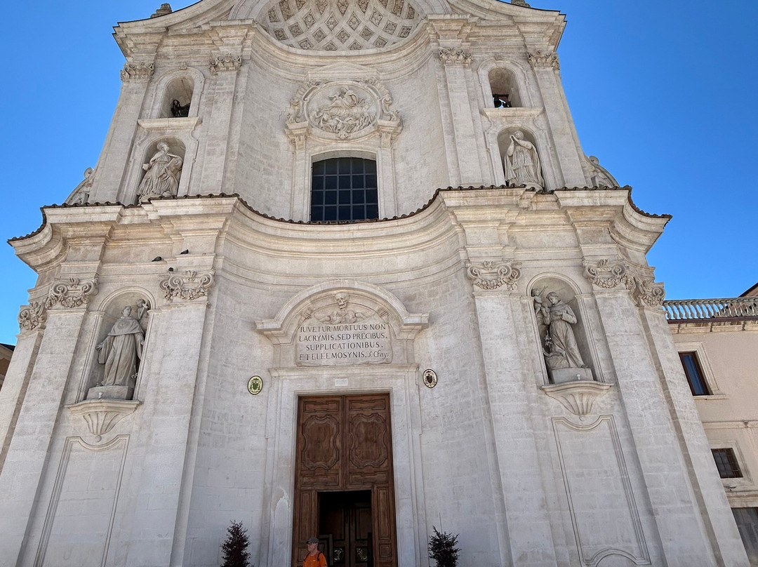 Chiesa di Santa Maria del Suffragio-拉奎拉必去景点