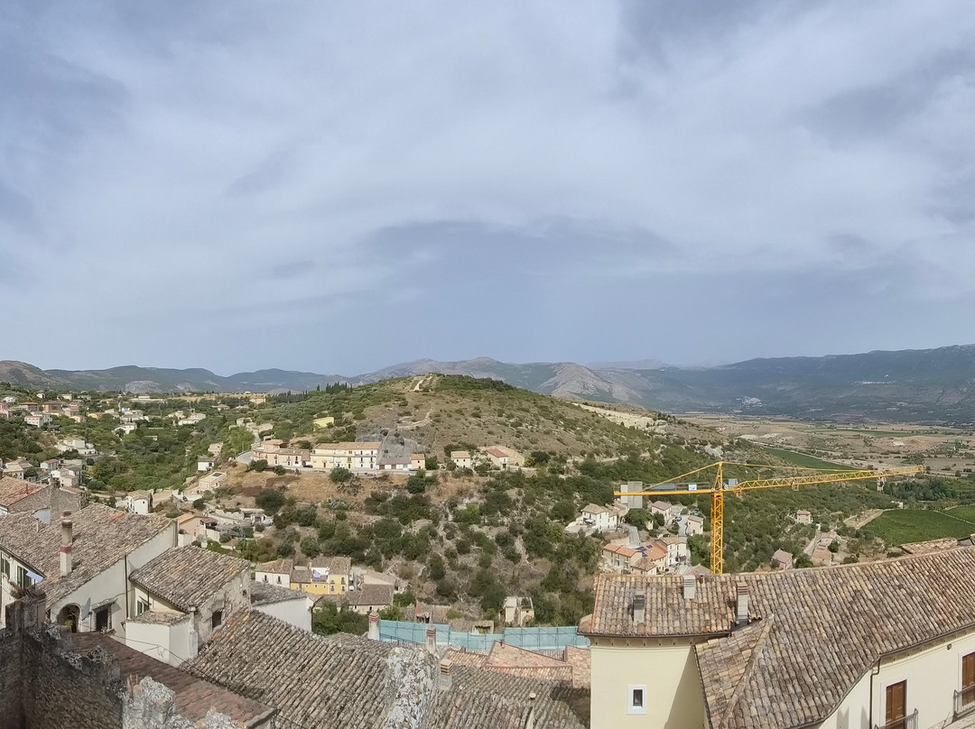 Castello Piccolomini di Capestrano-Capestrano必去景点