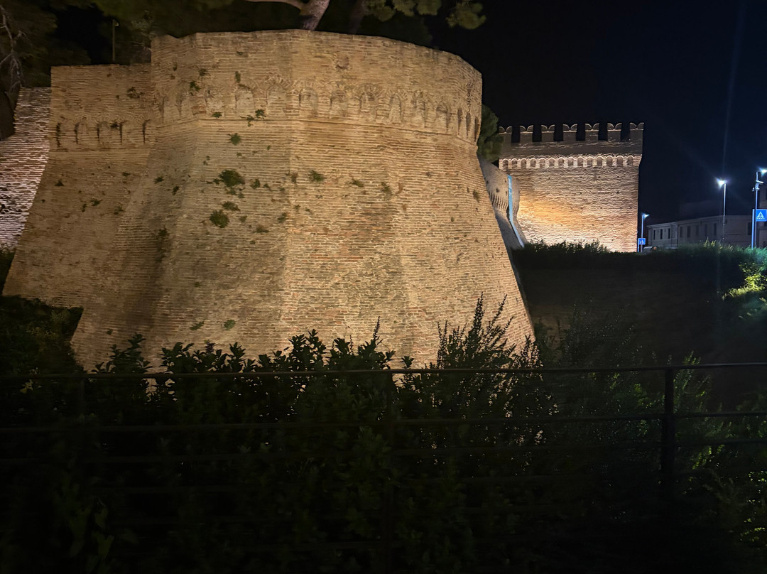 Arco di Augusto-法诺必去景点