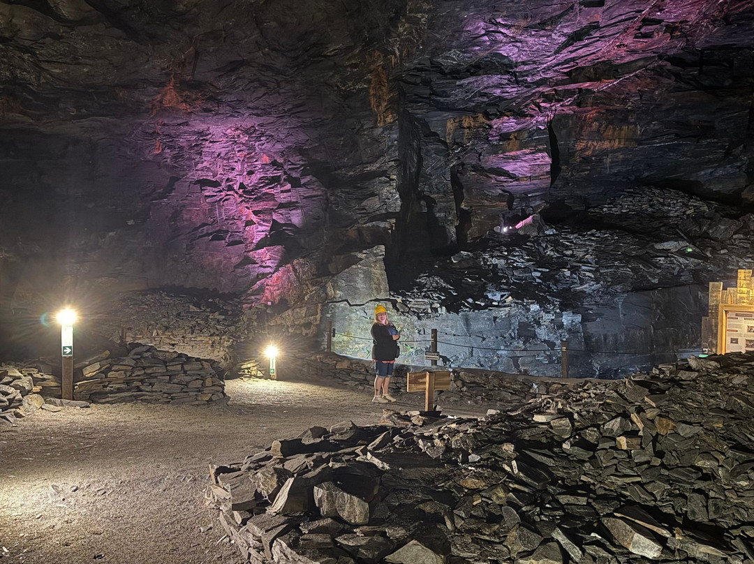 Carnglaze Caverns-利斯卡德必去景点