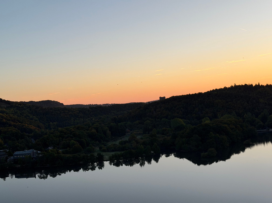 Auvergne Montgolfieres-Chambon-sur-Lac必去景点