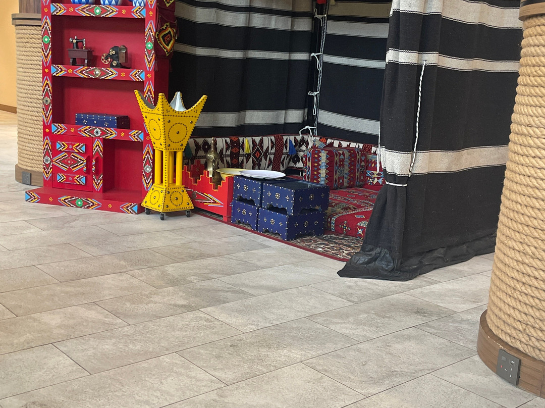 朱拜尔套房假日酒店主图