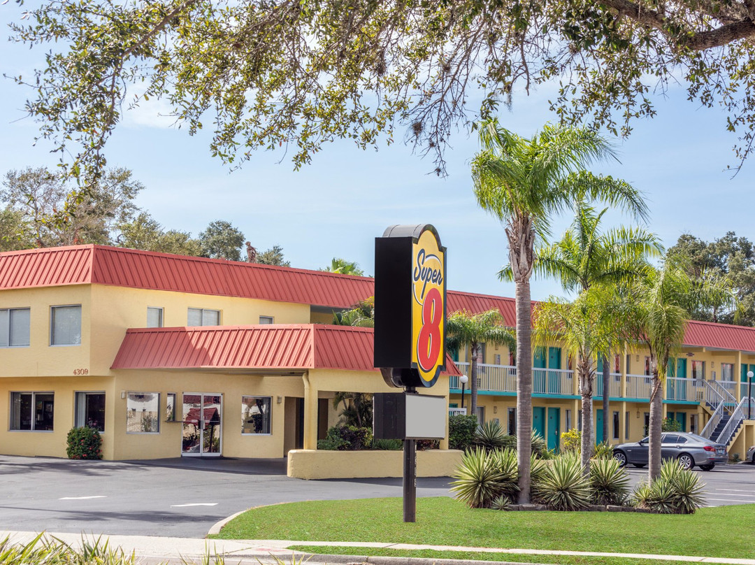 North Sarasota酒店住宿-Super 8 by Wyndham Sarasota Near Siesta Key