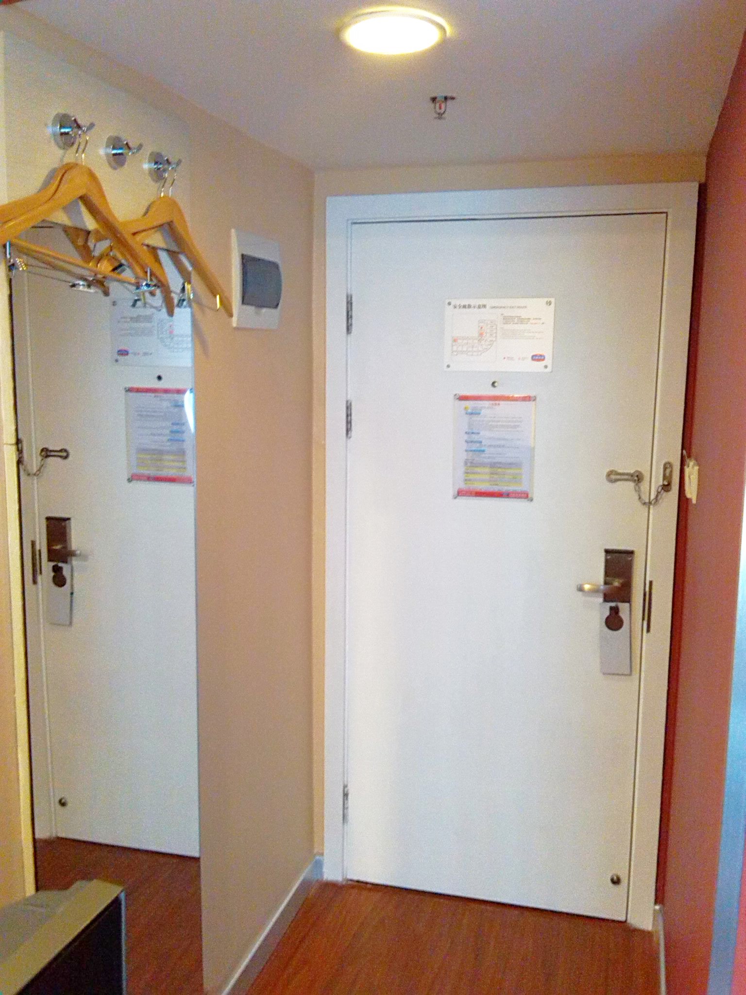 青岛汉庭台东海信立交桥店-客卧