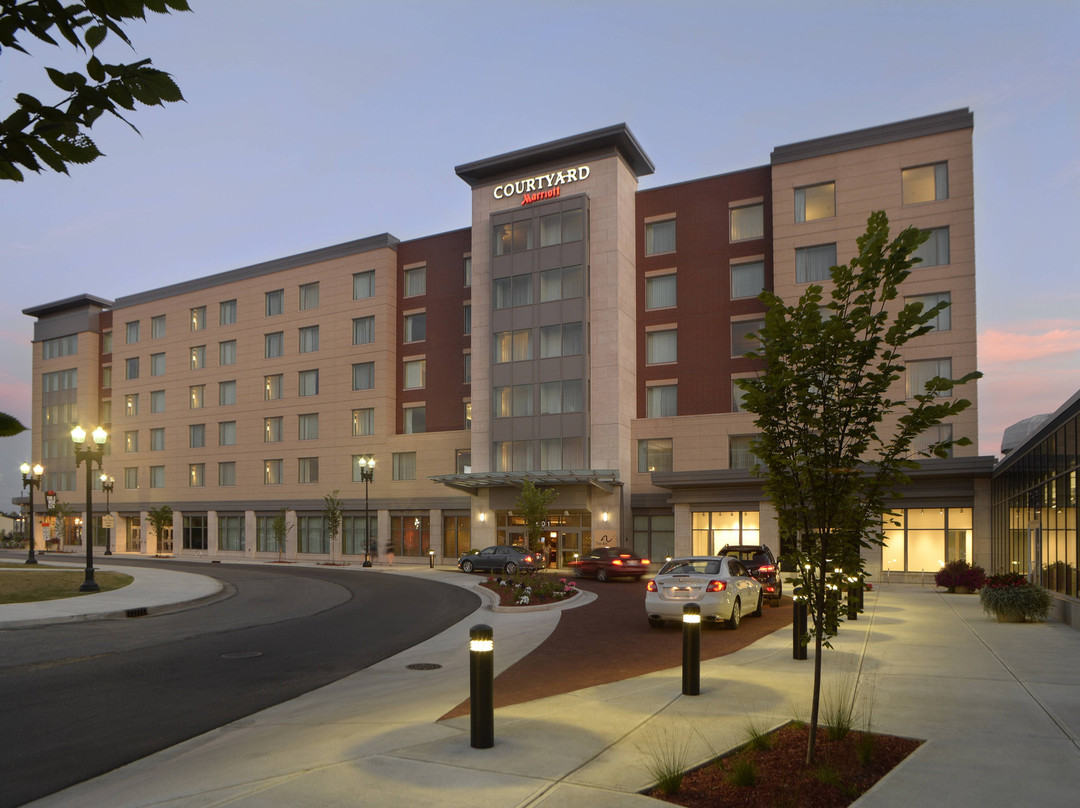 Courtyard by Marriott Muncie at Horizon Convention Center主图