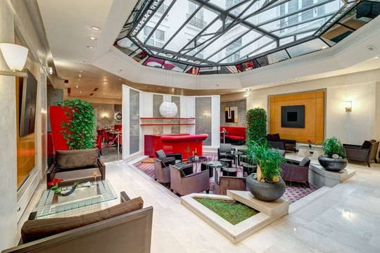 爱思得阿斯特拉歌剧院酒店主图