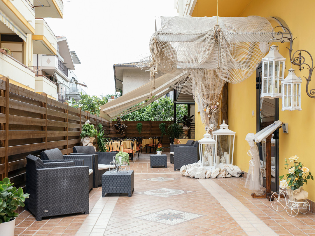 阿尔巴阿德里亚蒂卡酒店住宿-Nelson Hotel