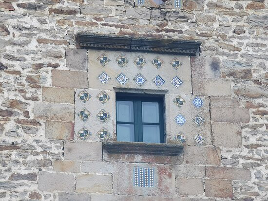 Torre de los Azulejos-Espinosa de los Monteros必去景点