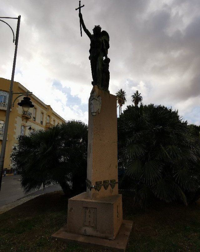 Estatua de Isabel La Católica-梅利利亚必去景点