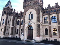 Hyrtl'sches Waisenhaus --默德林必去景点