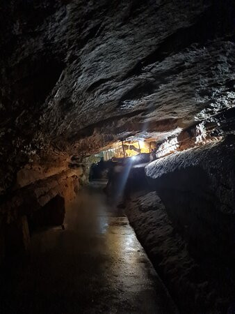 Les Grottes d'Aze景点图片