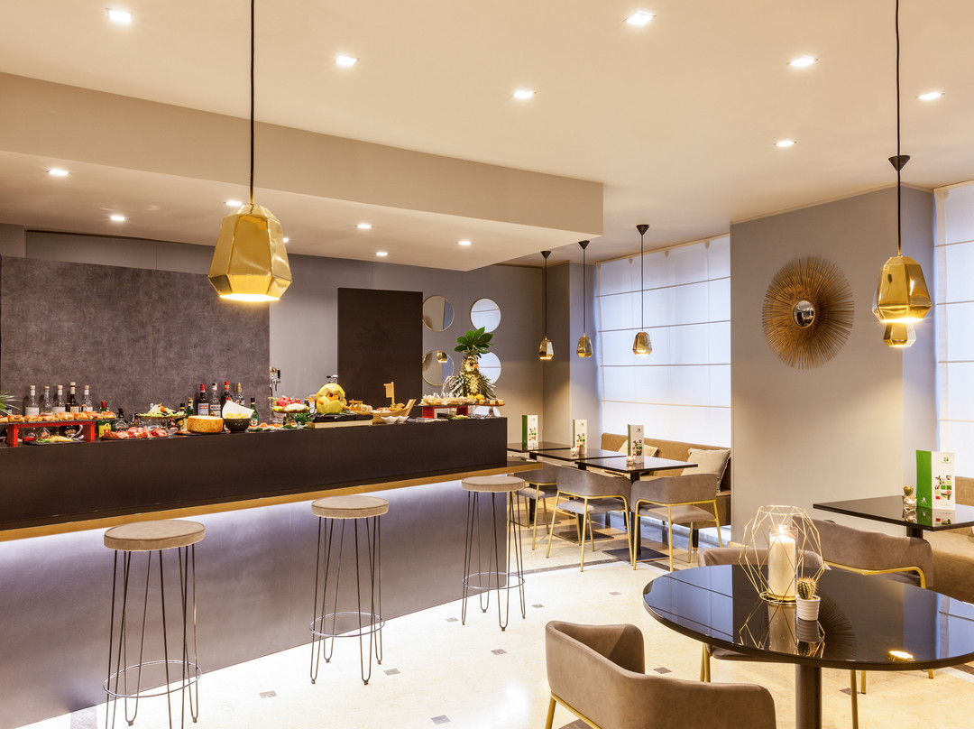 米兰加里波底门车站假日酒店主图