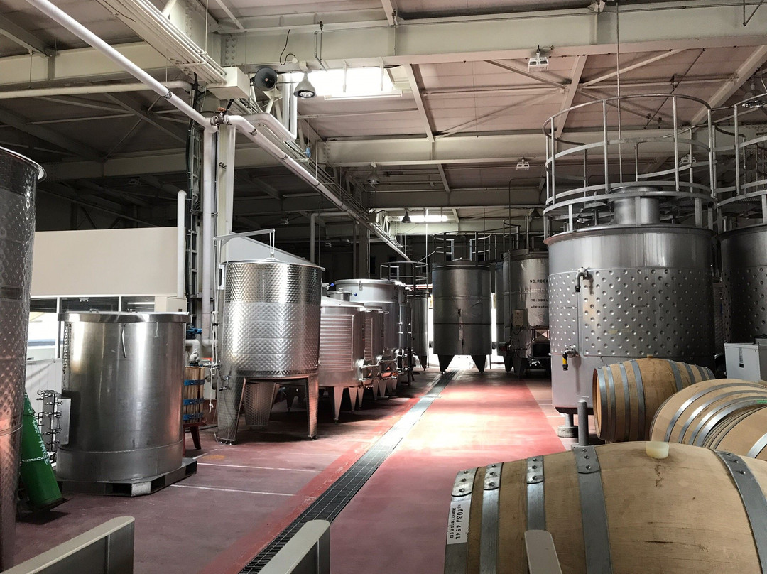 Manns Wine Komoro Winery