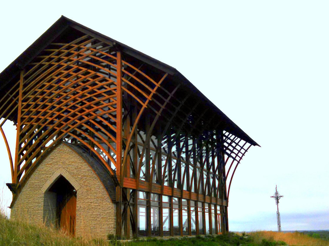 Holy Family Shrine-Gretna必去景点