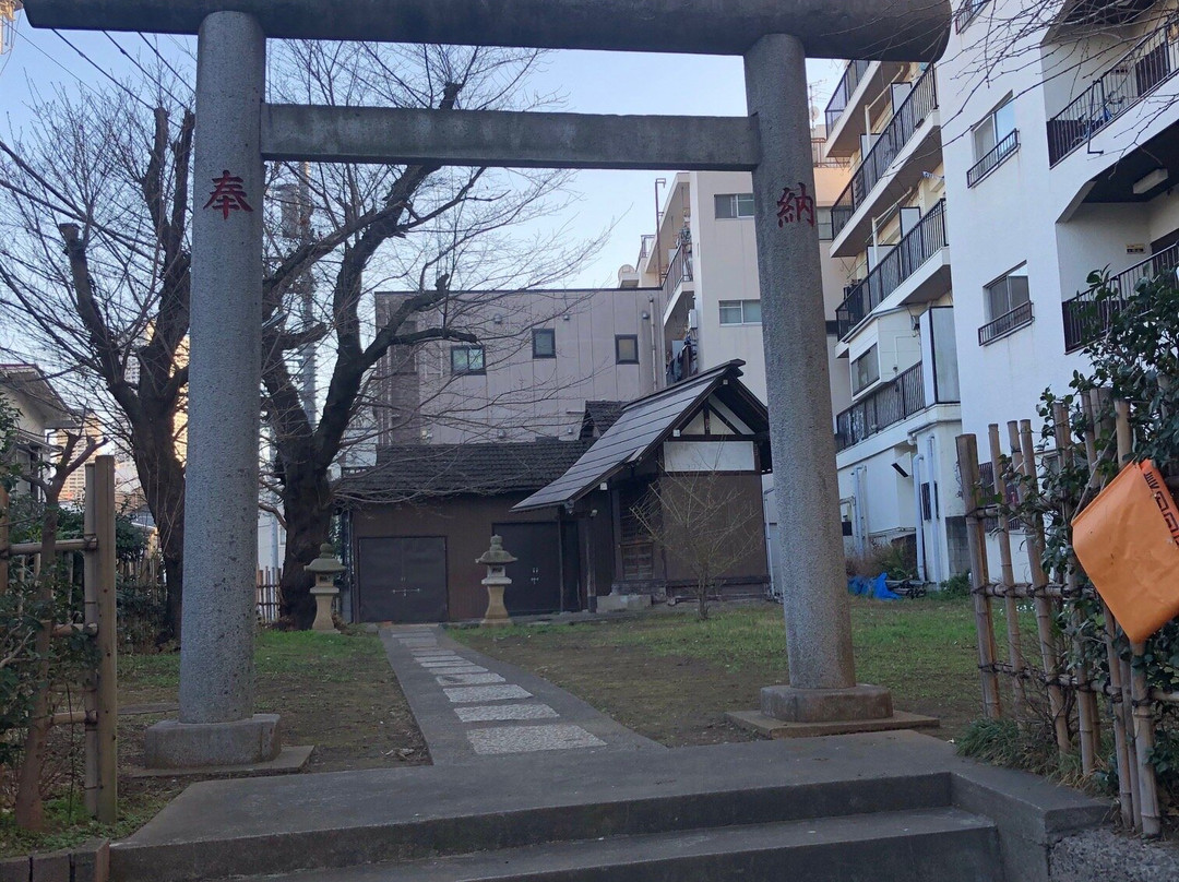 Dairokuten Shrine景点图片